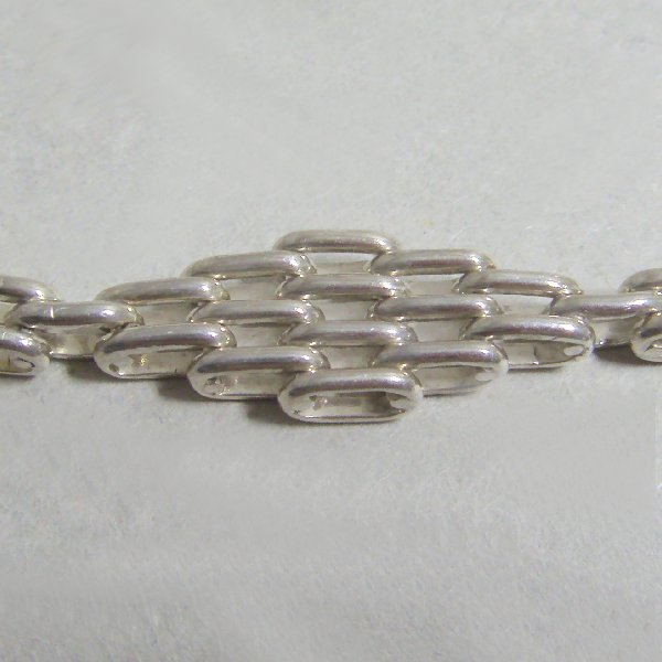 (n1097)Silver choker in Panther style.